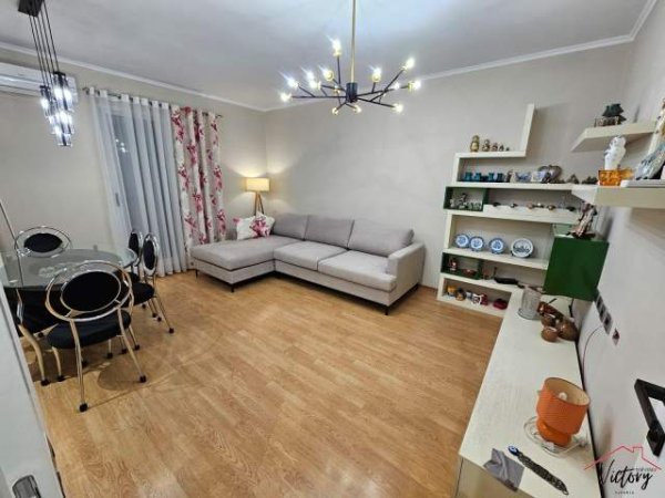 Tirane, jepet me qera apartament 1+1+BLK Kati 5, 56 m² 450 Euro (Oxhaku, Njësia Bashkiake Nr. 3, Tirana)