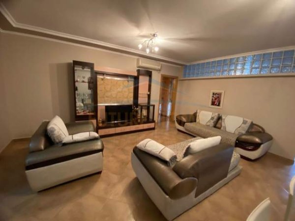 Tirane, jepet me qera apartament 3+1+A+BLK Kati 4, 135 m² 750 Euro (Myslym Shyri)