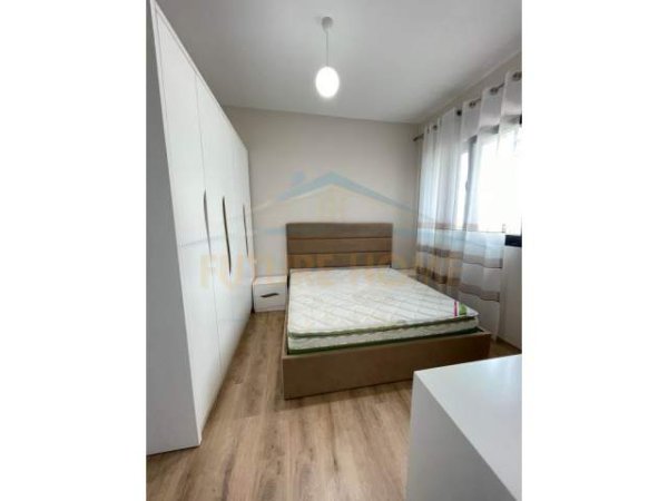 Tirane, jepet me qera apartament 2+1 Kati 5, 123 m² 800 Euro (Rruga e Kavajes)