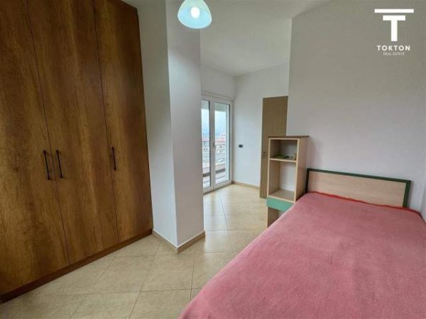 Tirane, jepet me qera apartament 3+1+BLK Kati 3, 134 m² 550 Euro (Rruga e Dajtit) TT 435