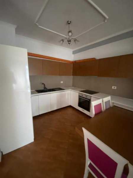 Tirane, shitet apartament 2+1 Kati 8, 100 m² 130.000 Euro (Astir)