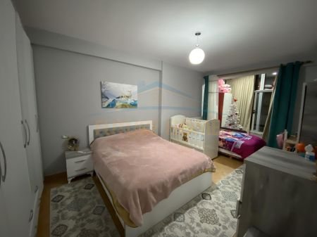 Tirane, shitet apartament 2+1 Kati 1, 100 m² 110000 Euro (UNAZA E RE)