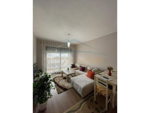 Tirane, jepet me qera apartament 1+1 Kati 2, 55 m² 300 Euro (Mëzez)