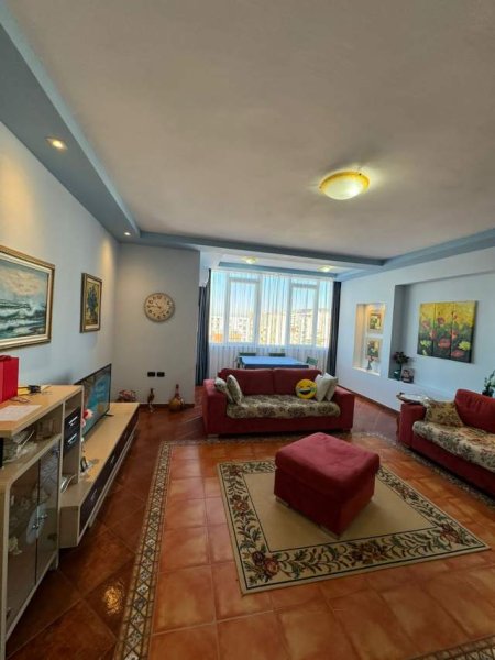Tirane, shitet apartament 2+1+BLK Kati 8, 115 m² 200.000 Euro (Rruga fortuzi , prane eco market)