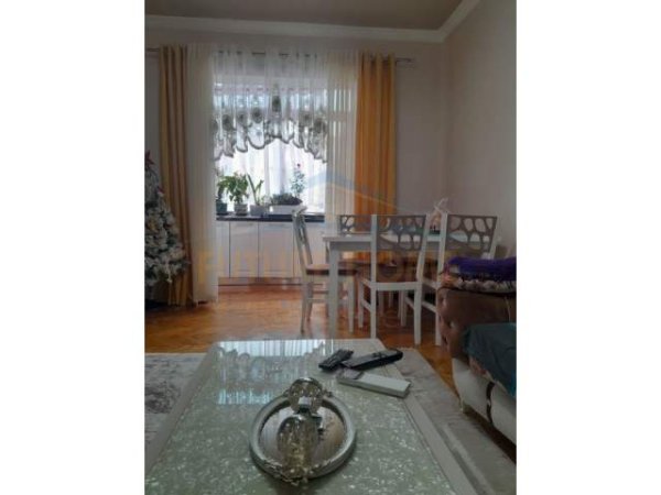 Tirane, jepet me qera apartament 2+1 Kati 4, 72 m² 600 Euro (Myslym Shyri)