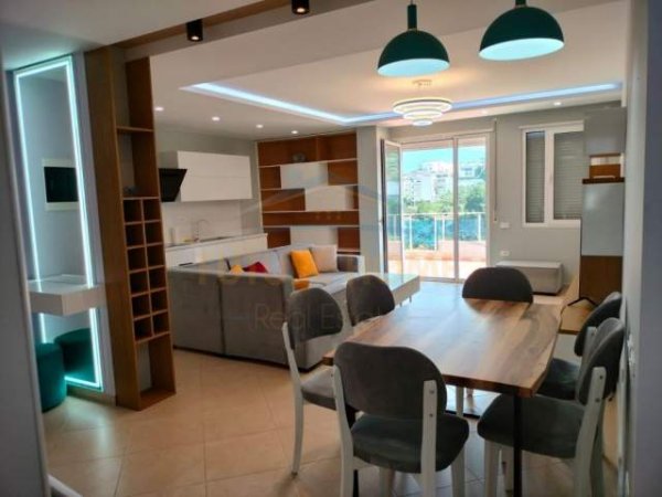Tirane, shitet apartament 2+1+BLK Kati 3, 127 m² 260.000 Euro (Kopshti Zoologjik)