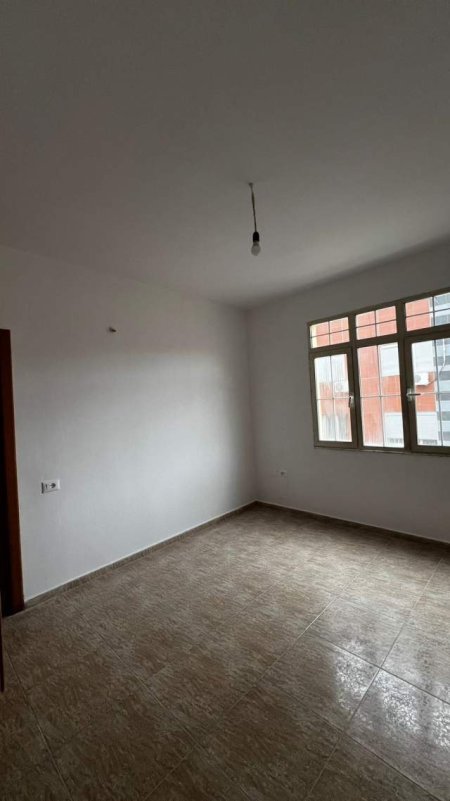 Tirane, shitet apartament 4+1+A+BLK Kati 3, 157 m² 210.000 Euro (Vasil Shanto)