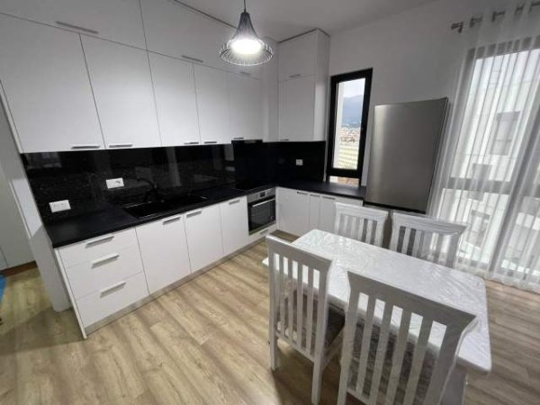 Tirane, Jepet me qera apartament 1+1 Kati 11, 71 m² 500 Euro(Farmacia 10)
