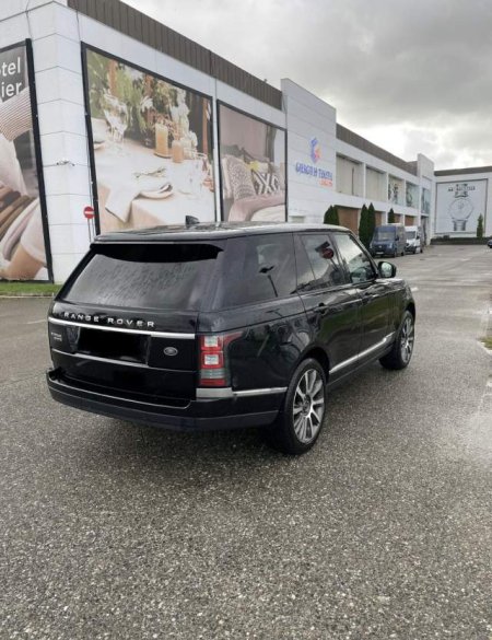 Tirane, shes xhip Land Rover RANGE ROVER VOGUE Viti 2017, 47.000 Euro