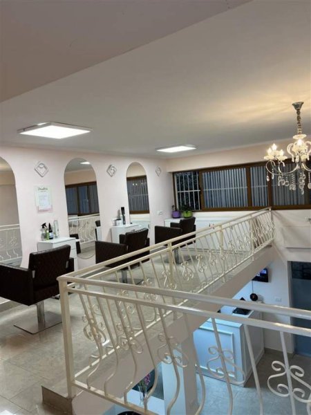 Tirane, jepet me qera ambjent biznesi Kati 0, 45 m² 200 Euro (ish restorant durresi)