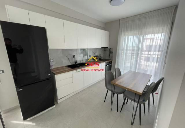 Vlore, jepet me qera apartament 2+1+BLK Kati 11, 120 m² 500 Euro (Rruga Cajupi,Vlore)