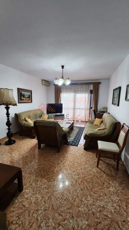 Tirane, jepet me qera apartament 2+1+BLK Kati 4, 115 m² 500 Euro (Pallatit me Shigjeta)