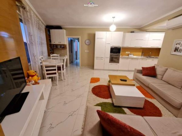 Tirane, jepet me qera apartament 2+1 Kati 4, 104 m² 650 Euro (liqeni i thate)