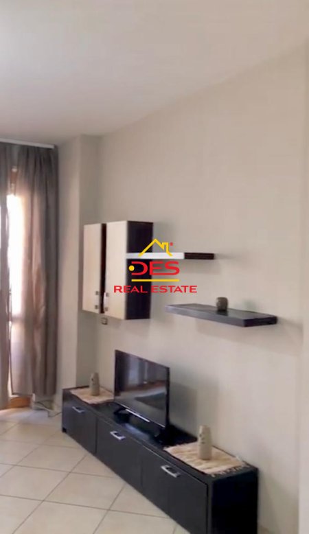 Tirane, jepet me qera apartament 2+1+BLK Kati 2, 90 m² 600 Euro (Komuna e Parisit)