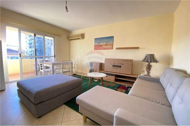 Tirane, jepet me qera apartament 2+1 Kati 5, 80 m² 450 Euro