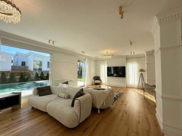 Tirane, jepet me qera Vile 3 Katshe 350 m² 5.000 Euro (Rezidenca Elysium)