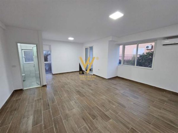 Tirane, jepet me qera zyre Kati 3, 60 m² 450 Euro (21 DHJETORI)