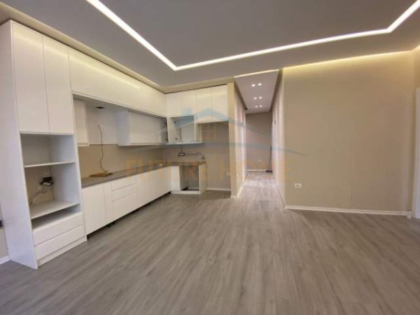 Tirane, shitet apartament 3+1 Kati 4, 114 m² 172.000 Euro (Yzberisht)