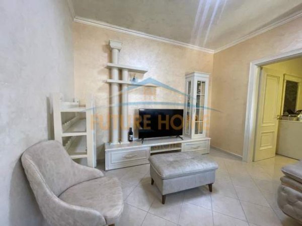 Tirane, shitet apartament 1+1 Kati 5, 88.000 Euro (Laprake)