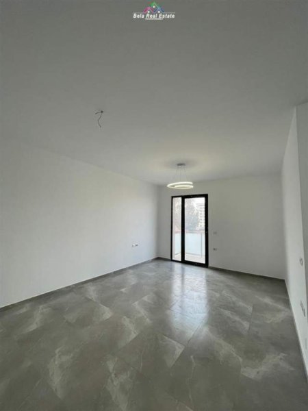 Tirane, jepet me qera zyre Kati 2, 127 m² 500 Euro (casa italia)