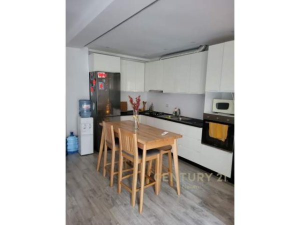 Tirane, jepet me qera apartament duplex 2+1+A+BLK Kati 1, 134 m² 700 Euro
