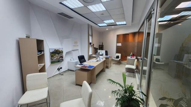 Tirane, jepet me qera zyre Kati 2, 31 m² 600 Euro (Kullat Binjake)