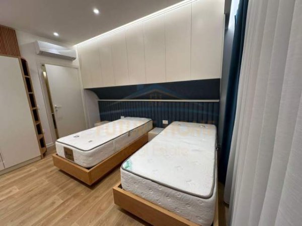 Tirane, jepet me qera apartament 2+1 Kati 2, 132 m² 1.300 Euro (LIQENI I THATE)