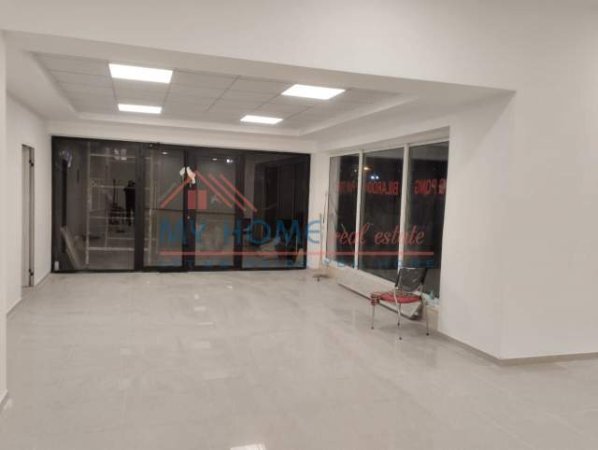 Tirane, jepet me qera dyqan Kati 2, 260 m² 1.300 Euro (Qytet Studenti)