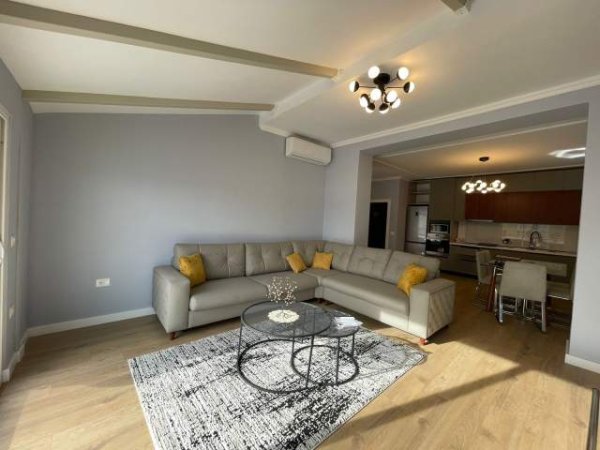 Tirane, jepet me qera apartament 2+1 Kati 9, 140 m² 800 Euro (Rruga Mihal Grameno)