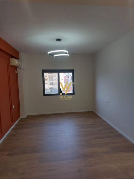 Tirane, shitet apartament 1+1+BLK Kati 4, 77 m² 88.000 Euro (UNAZA E RE)