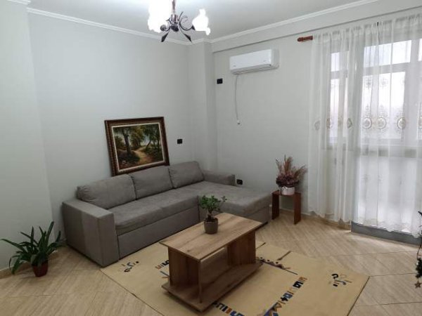 Tirane, jepet me qera apartament Kati 5, 90 m² 580 Euro (MYSLYM SHYRI)