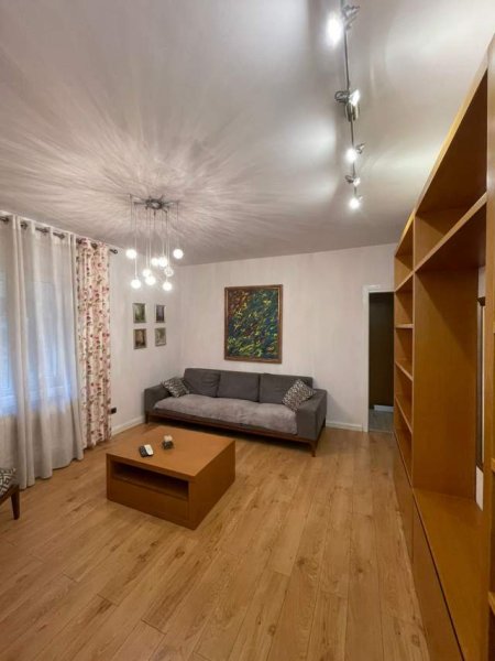 Tirane, jepet me qera apartament 2+1+BLK Kati 2, 90 m² 600 Euro (Kompleksi Kolombo)