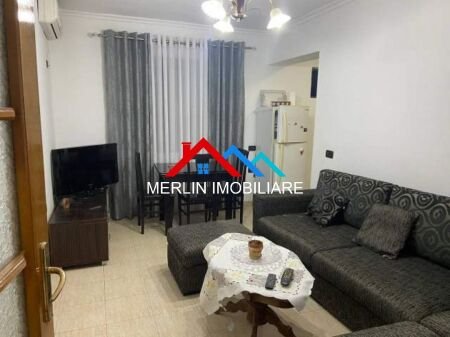 Tirane, jepet me qera apartament 2+1+BLK Kati 5, 88 m² 500 Euro (RRuga Asim Vokshi)