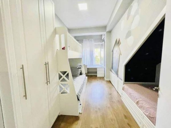 Tirane, shitet apartament duplex Dublex 120 m² 120.000 Euro