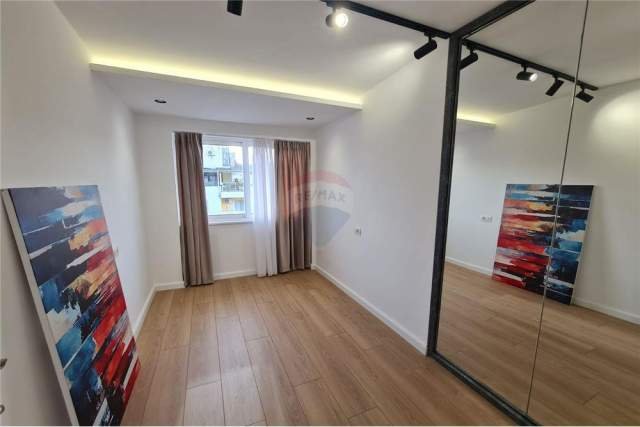Tirane, shitet apartament 2+1+BLK 81 m² 152.000 Euro