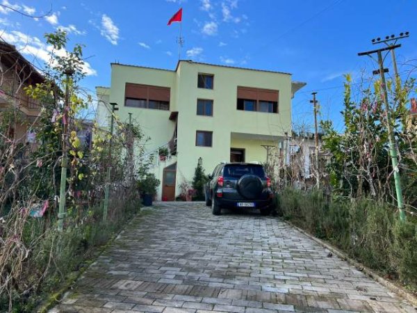Tirane, shitet Vile 2 Katshe Kati 2, 229 m² 320.000 Euro (Rruga  Pasho Hysa)