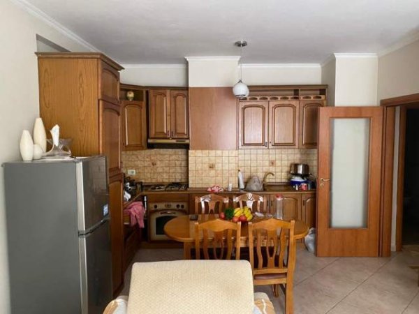Tirane, shitet apartament 2+1 Kati 2, 98 m² 197.000 Euro (Medreseja)
