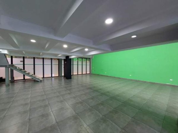 Tirane, jepet me qera ambjent biznesi Kati 0, 360 m² 2500 Euro (Pazari i Ri)