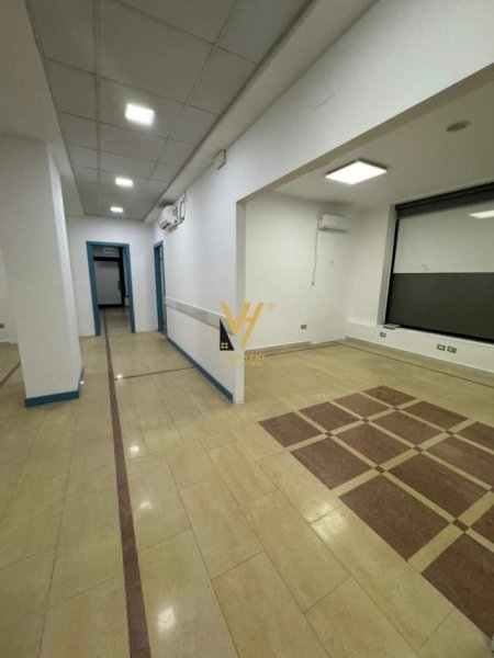 Tirane, jepet me qera zyre Kati 1, 280 m² 2.500 Euro (RRUGA FERIT XHAJKO)