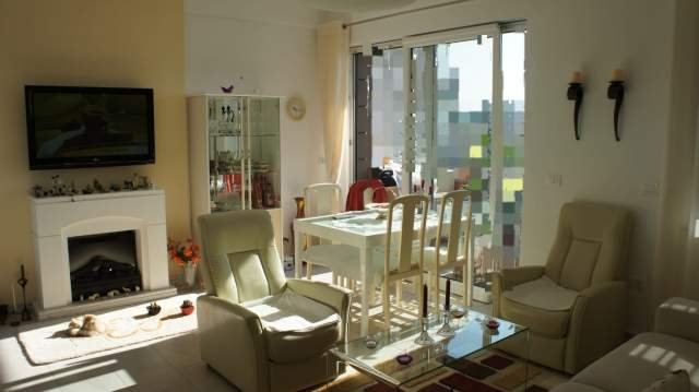 Tirane, jepet me qera apartament 1+1+BLK Kati 7, 67 m² 650 Euro (rruga e bogdaneve)