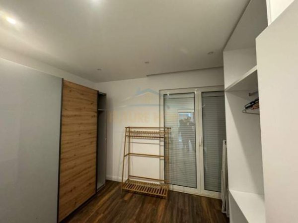 Tirane, shitet apartament 2+1+ Verande, Kati 4, 132 m² 130.000 Euro (Linze)