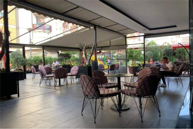 Tirane, shitet bar-kafe Kati 0, 611 m² 450.000 Euro (Don Bosko)
