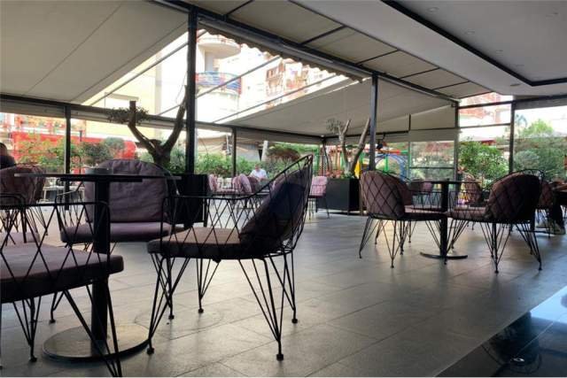 Tirane, shitet bar-kafe Kati 0, 611 m² 450.000 Euro (Don Bosko)