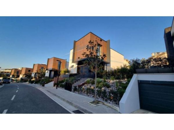 Tirane, shitet Vile 3+1+BLK 271 m² 1.100.000 Euro (Mandarine Drive Luxury Living)