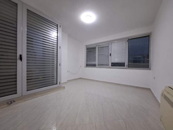 Tirane, jepet me qera zyre Kati 3, 135 m² 1150 Euro (Qender)