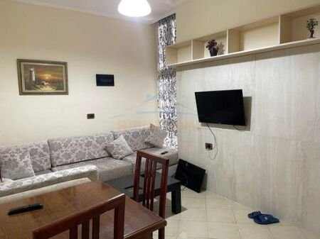 Tirane, jepet me qera apartament 1+1 Kati 2, 50 m² 400 Euro (Rruga Gjon Mili)
