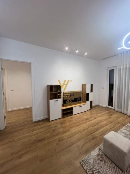 Tirane, jepet me qera apartament 2+1 Kati 4, 174 m² 900 Euro (RRUGA 5 MAJI)