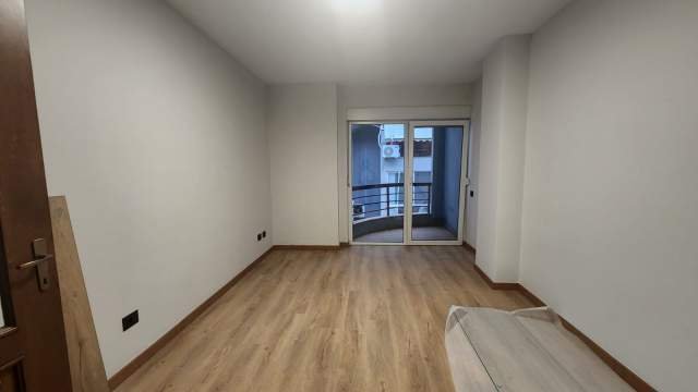 Tirane, shitet apartament 3+1+BLK Kati 3, 133 m²  (Liqeni i Thate)