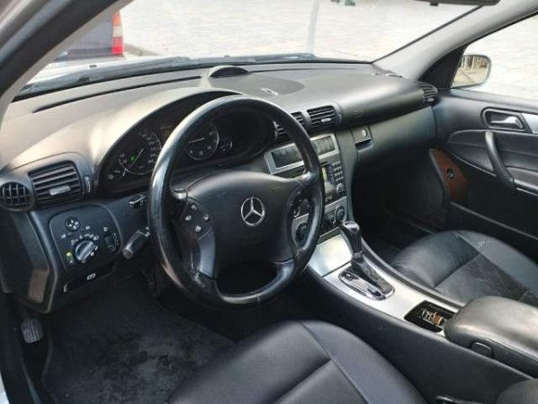 Berat, shes makine Mercedes-Benz C 220 Viti 2006, 4.500 Euro