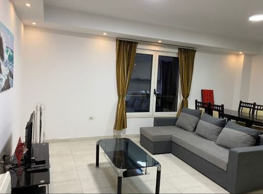 Tirane, jepet me qera apartament 2+1+BLK Kati 5, 85 m² 550 Euro (Vasil Shanto,prane hotel diplomatit)